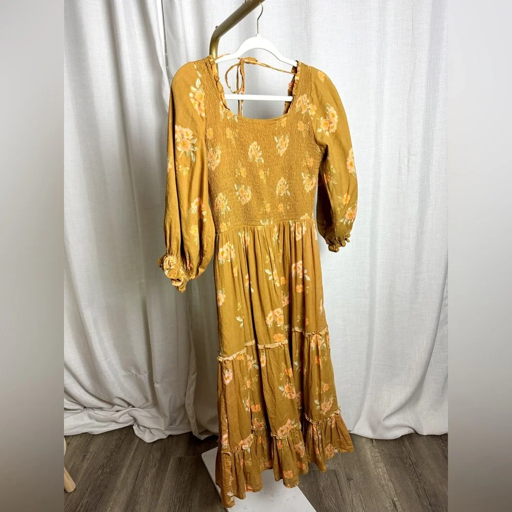 Ivy City Co Madeline Dress in Celeste Floral *PERFECT THANKSGIVING DRESS* - Picture 3 of 11